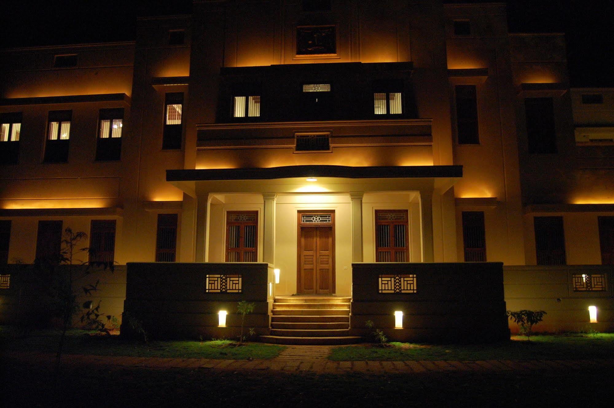 Visalam Chettinad Palace - A Cgh Earth Experience Kānādukāttān Bagian luar foto