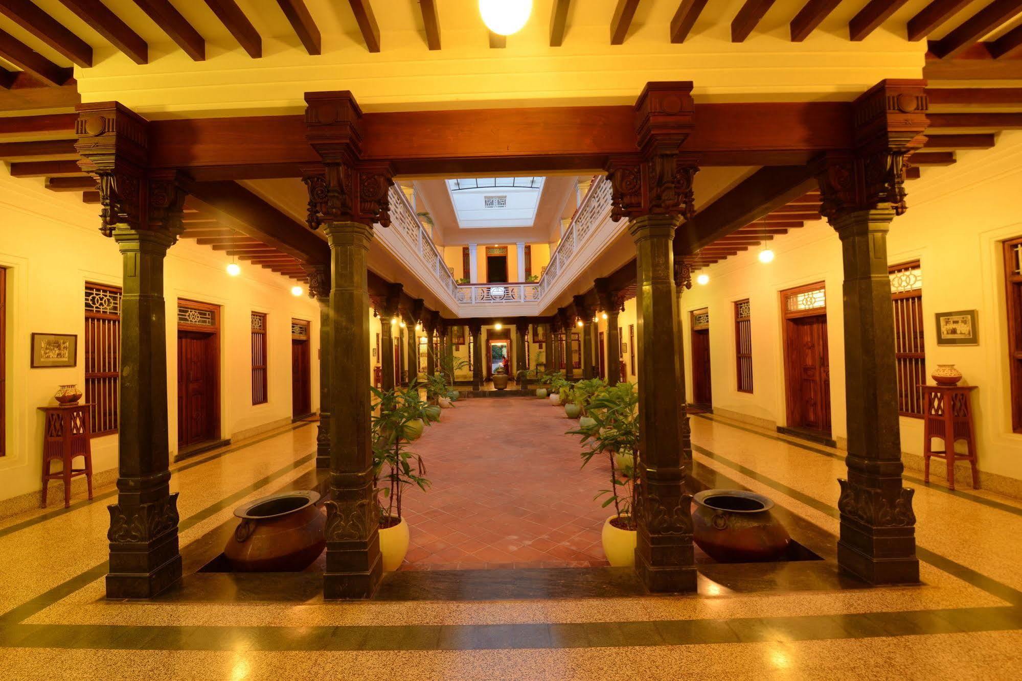 Visalam Chettinad Palace - A Cgh Earth Experience Kānādukāttān Bagian luar foto