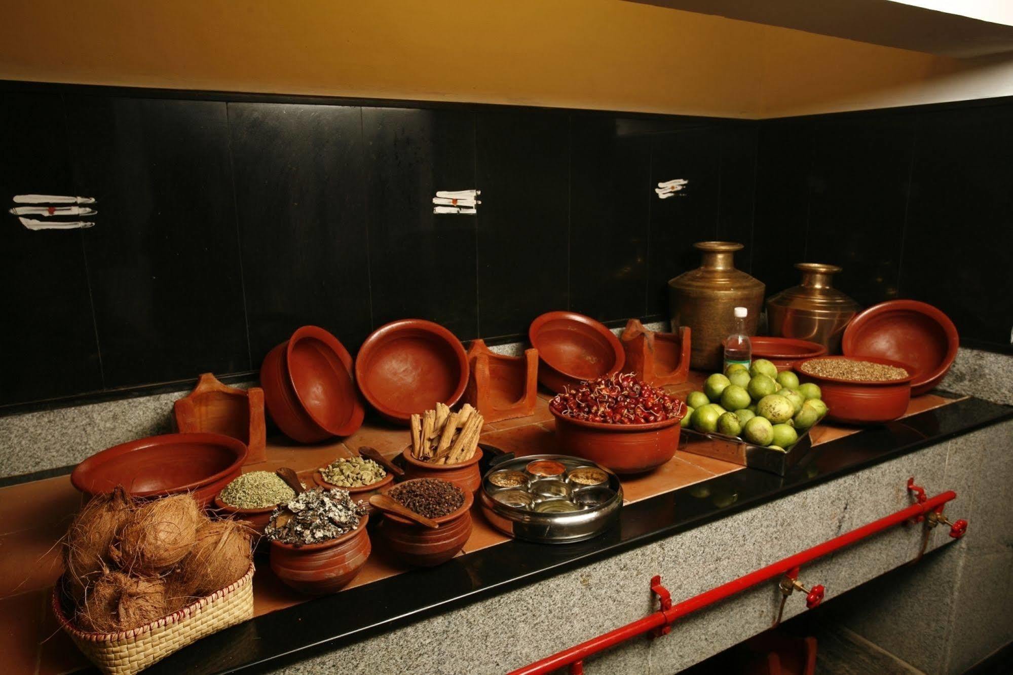 Visalam Chettinad Palace - A Cgh Earth Experience Kānādukāttān Bagian luar foto